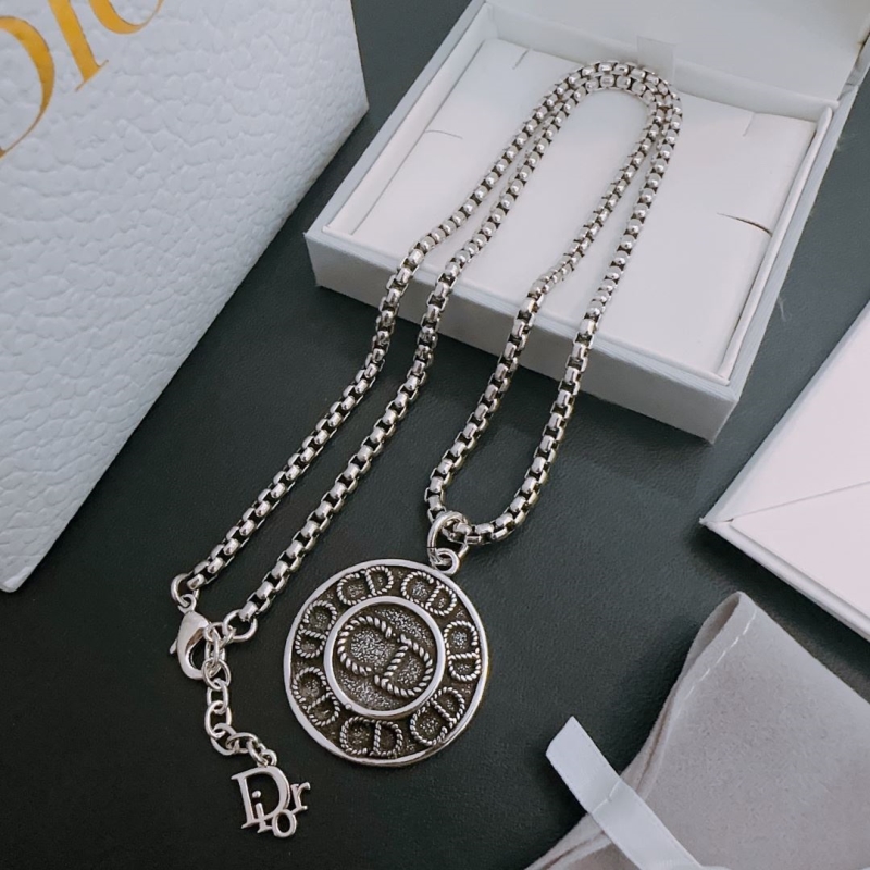 chr1st1an D10r necklaces